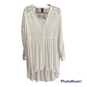 White lace long sleeve button down Torrid blouse 2x (18W/20W)